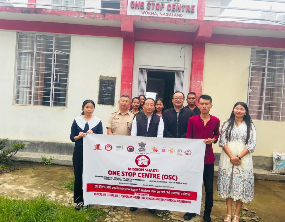 Wokha DC Mhathung Tsanglao along with Wokha SP Relo Aye and the organizers.